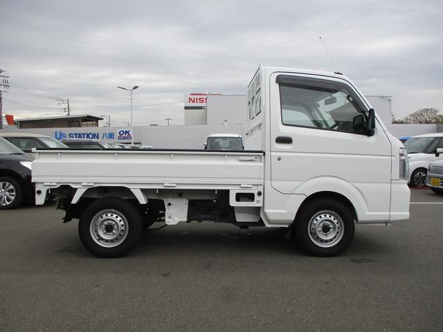 KCエアコン・パワステ パートタイム4WD 5MT KCエアコンパワステ 4型 4WD 5MT ゲートアッパープレート アングルポストアッパープレート 荷台ステップ ロープフック マッドガード AM・FMラジオ 軽量衝撃吸収ボディー スペアタイヤ(5枚目)