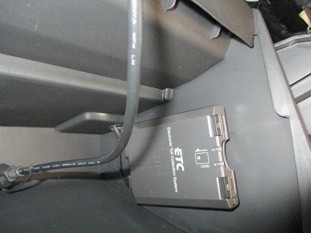 タント カスタムＸスペシャル　ナビゲーション　左側電動ピラーレススライドドア　アイドリングストップシステム　キーレススタートシステム　セキュリティーアラームシステム　運転席助手席ＳＲＳエアバッグ　ＥＴＣ　ＨＩＤヘッドランプ（57枚目）