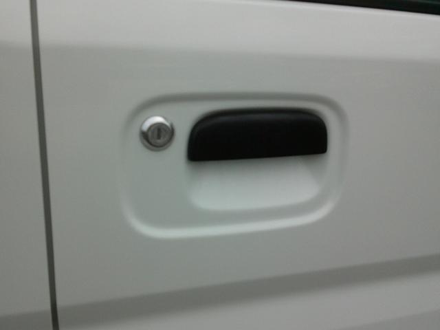 エブリイ PC 6型 展示準備中車両です。最寄りの当社の店舗へ回送が出来ます。PC 当社試乗車使用 バックアイカメラ付ディスプレイオーディオ装着車 スマートキー プッシュスタート 運転席シートヒーター 禁煙車(2枚目)