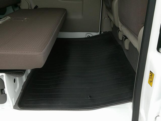 エブリイ PC 6型 展示準備中車両です。最寄りの当社の店舗へ回送が出来ます。PC 当社試乗車使用 バックアイカメラ付ディスプレイオーディオ装着車 スマートキー プッシュスタート 運転席シートヒーター 禁煙車(13枚目)