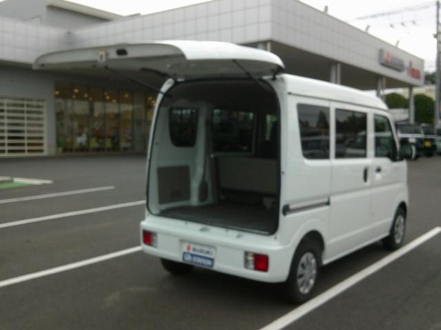 エブリイ PC 6型 展示準備中車両です。最寄りの当社の店舗へ回送が出来ます。PC 当社試乗車使用 バックアイカメラ付ディスプレイオーディオ装着車 スマートキー プッシュスタート 運転席シートヒーター 禁煙車(15枚目)