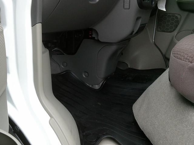 エブリイ PC 6型 展示準備中車両です。最寄りの当社の店舗へ回送が出来ます。PC 当社試乗車使用 バックアイカメラ付ディスプレイオーディオ装着車 スマートキー プッシュスタート 運転席シートヒーター 禁煙車(35枚目)