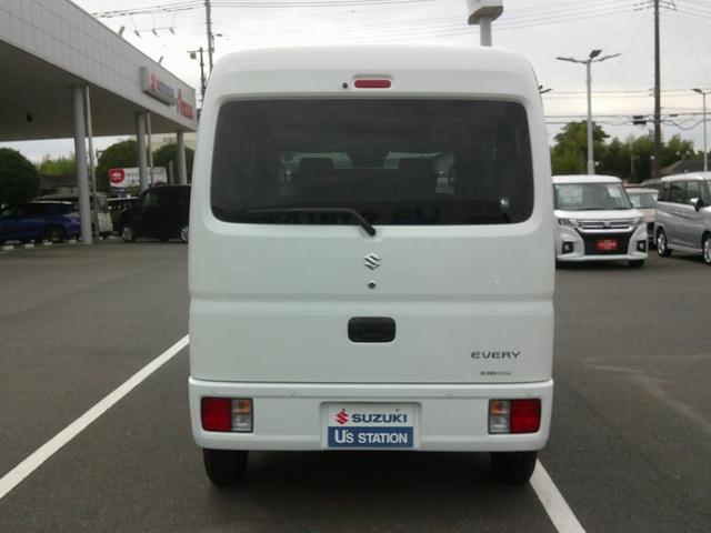 エブリイ PC 6型 展示準備中車両です。最寄りの当社の店舗へ回送が出来ます。PC 当社試乗車使用 バックアイカメラ付ディスプレイオーディオ装着車 スマートキー プッシュスタート 運転席シートヒーター 禁煙車(65枚目)