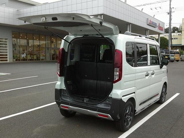 スペーシア ギア HYBRID XZターボ 展示準備中車両です。最寄りの当社の店舗へ回送が出来ます。HYBRID XZターボ 全方位モニター付メモリーナビゲーション スズキコネクト対応通信機装着車 当社試乗車使用 禁煙車 4WD(19枚目)