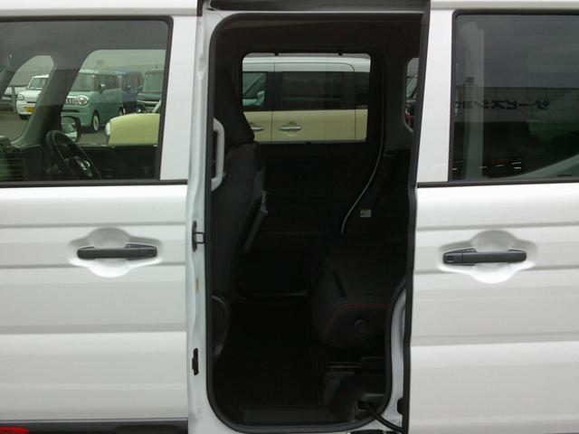 スペーシア ギア HYBRID XZターボ 展示準備中車両です。最寄りの当社の店舗へ回送が出来ます。HYBRID XZターボ 全方位モニター付メモリーナビゲーション スズキコネクト対応通信機装着車 当社試乗車使用 禁煙車 4WD(32枚目)