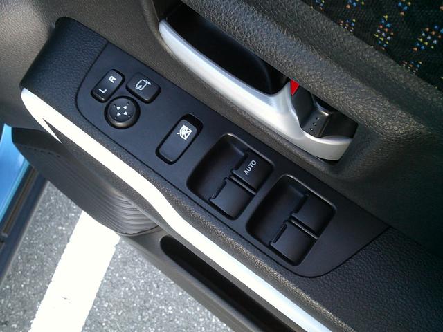 ハスラー HYBRID X 展示準備中車両です。最寄りの当社の店舗へ回送が出来ます。輸送費用のご負担は発生しません。HYBRID X 全方位モニター用カメラパッケージ装着車 純正ナビ ドライブレコーダー 純正ナビ スマートキー(4枚目)