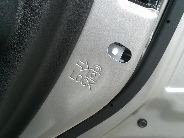 ハスラー タフワイルドターボ 3型 展示準備中車両です。最寄りの当社の店舗へ回送が出来ます。輸送費用のご負担は発生しません。タフワイルドターボ 全方位モニター付メモリーナビゲーション スズキコネクト対応通信機装着車 スマートキー(19枚目)