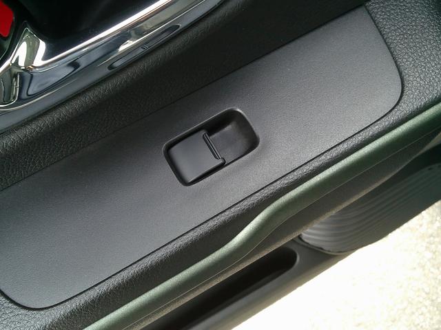 ハスラー タフワイルドターボ 3型 展示準備中車両です。最寄りの当社の店舗へ回送が出来ます。輸送費用のご負担は発生しません。タフワイルドターボ 全方位モニター付メモリーナビゲーション スズキコネクト対応通信機装着車 スマートキー(37枚目)