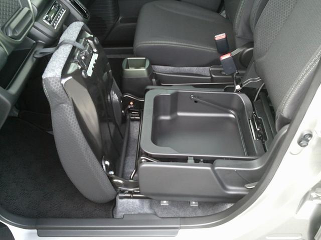 ハスラー タフワイルドターボ 3型 展示準備中車両です。最寄りの当社の店舗へ回送が出来ます。輸送費用のご負担は発生しません。タフワイルドターボ 全方位モニター付メモリーナビゲーション スズキコネクト対応通信機装着車 スマートキー(42枚目)