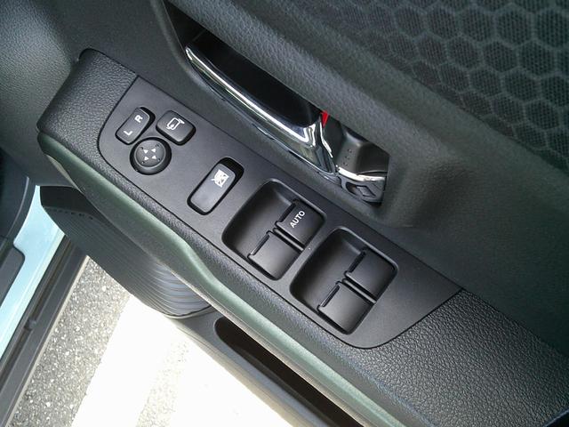 ハスラー タフワイルド 3型 展示準備中車両です。最寄りの当社の店舗へ回送が出来ます。タフワイルド インパネCVT デュアルカメラブレーキサポート 当社試乗車使用 禁煙車 スマートキー プッシュスタート オートエアコン(4枚目)