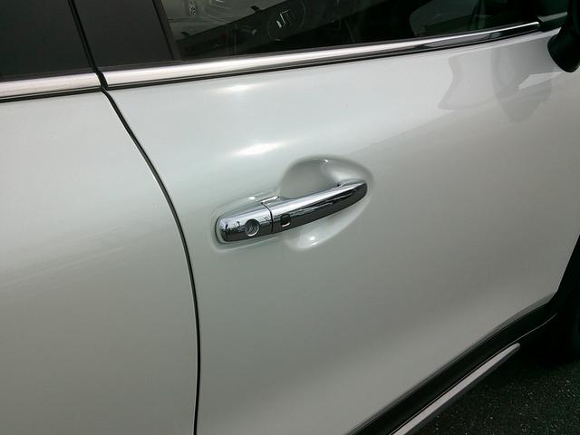 フロンクス １型　展示準備中車両です。最寄りの当社の店舗へ回送が出来ます。輸送費用のご負担は発生しません。２ＷＤ　前輪駆動　フロア６ＡＴ　デュアルセンサーブレーキサポートＩＩ　全方位モニター付ナビ　スズキコネクト対応（2枚目）