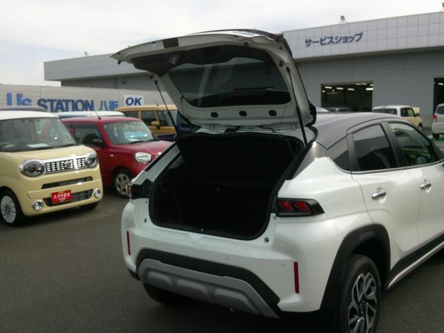 フロンクス １型　展示準備中車両です。最寄りの当社の店舗へ回送が出来ます。輸送費用のご負担は発生しません。２ＷＤ　前輪駆動　フロア６ＡＴ　デュアルセンサーブレーキサポートＩＩ　全方位モニター付ナビ　スズキコネクト対応（13枚目）