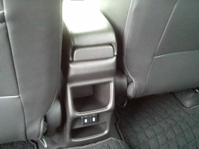 フロンクス １型　展示準備中車両です。最寄りの当社の店舗へ回送が出来ます。輸送費用のご負担は発生しません。２ＷＤ　前輪駆動　フロア６ＡＴ　デュアルセンサーブレーキサポートＩＩ　全方位モニター付ナビ　スズキコネクト対応（27枚目）