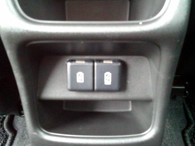 フロンクス １型　展示準備中車両です。最寄りの当社の店舗へ回送が出来ます。輸送費用のご負担は発生しません。２ＷＤ　前輪駆動　フロア６ＡＴ　デュアルセンサーブレーキサポートＩＩ　全方位モニター付ナビ　スズキコネクト対応（29枚目）