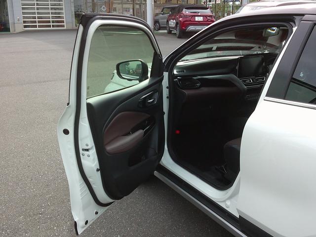 フロンクス １型　展示準備中車両です。最寄りの当社の店舗へ回送が出来ます。輸送費用のご負担は発生しません。２ＷＤ　前輪駆動　フロア６ＡＴ　デュアルセンサーブレーキサポートＩＩ　全方位モニター付ナビ　スズキコネクト対応（31枚目）