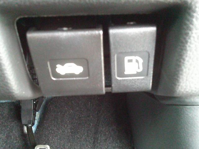 フロンクス １型　展示準備中車両です。最寄りの当社の店舗へ回送が出来ます。輸送費用のご負担は発生しません。２ＷＤ　前輪駆動　フロア６ＡＴ　デュアルセンサーブレーキサポートＩＩ　全方位モニター付ナビ　スズキコネクト対応（63枚目）