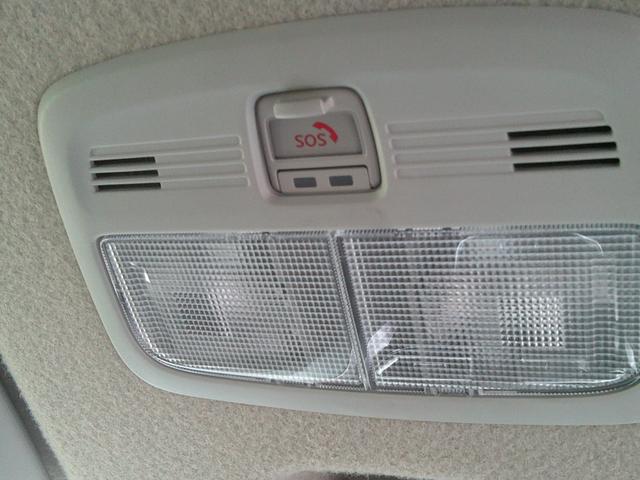 フロンクス １型　展示準備中車両です。最寄りの当社の店舗へ回送が出来ます。輸送費用のご負担は発生しません。２ＷＤ　前輪駆動　フロア６ＡＴ　デュアルセンサーブレーキサポートＩＩ　全方位モニター付ナビ　スズキコネクト対応（65枚目）