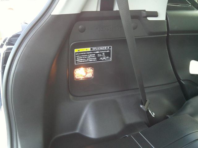 クロスビー HYBRID MV 4型 展示準備中車両です。最寄りの当社の店舗へ回送が出来ます。輸送費用のご負担は発生しません。HYBRID MV 全方位モニター用カメラパッケージ装着車(対応ナビ別売り) プッシュスタート スマートキー(23枚目)