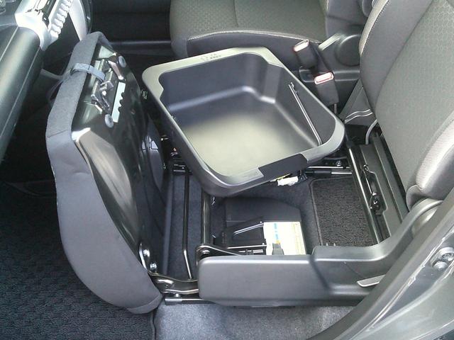 クロスビー HYBRID MV 4型 展示準備中車両です。最寄りの当社の店舗へ回送が出来ます。輸送費用のご負担は発生しません。HYBRID MV 全方位モニター用カメラパッケージ装着車(対応ナビ別売り) プッシュスタート スマートキー(39枚目)