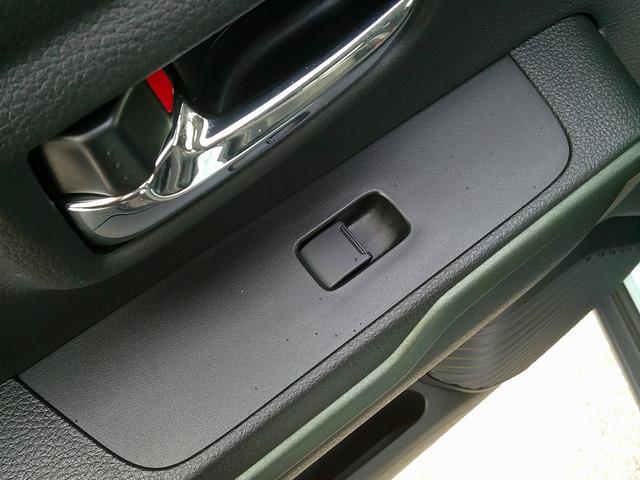 ハスラー タフワイルド　３型　展示準備中車両です。最寄りの当社の店舗へ回送が出来ます。輸送費用のご負担は発生しません。タフワイルド　全方位モニター付メモリーナビゲーション　スズキコネクト対応通信機装着車　当社試乗車使用　禁煙車（32枚目）