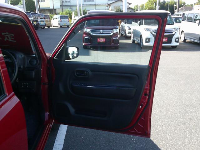 アルト L デュアルカメラブレーキサポート AM/FMラジオ付きCDプレーヤー キーレスエントリー 運転席側シートヒーター 盗難防止システム(3枚目)