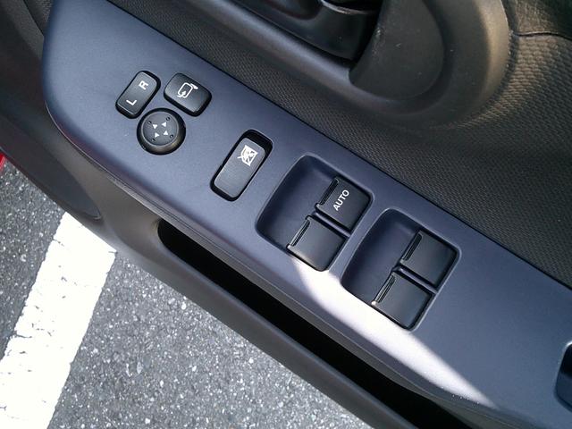 アルト L デュアルカメラブレーキサポート AM/FMラジオ付きCDプレーヤー キーレスエントリー 運転席側シートヒーター 盗難防止システム(4枚目)