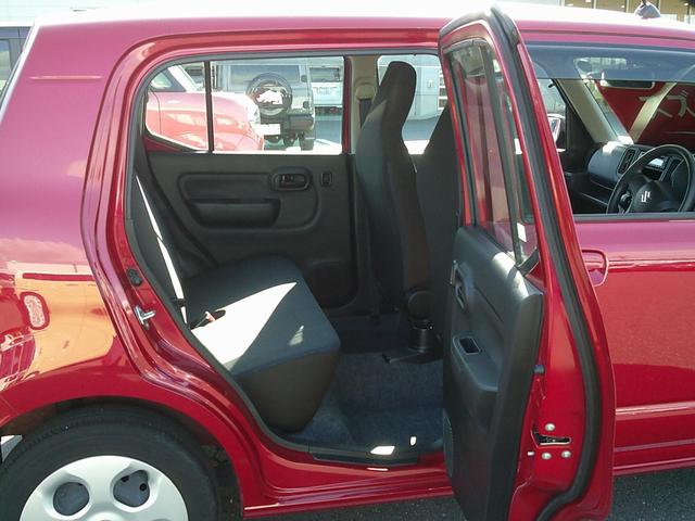 アルト L デュアルカメラブレーキサポート AM/FMラジオ付きCDプレーヤー キーレスエントリー 運転席側シートヒーター 盗難防止システム(12枚目)