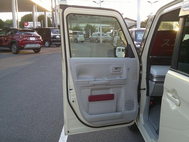 スペーシア ＨＹＢＲＩＤ　Ｘ　２型　ＨＹＢＲＩＤ　Ｘ　純正ナビ　バックカメラ　スマートキー　プッシュスタート　オートエアコン　衝突被害軽減システム　シートヒーター（30枚目）