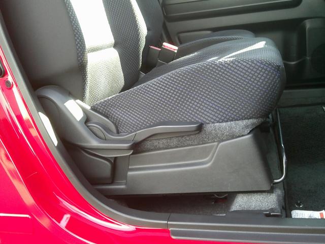 ワゴンR HYBRID FZ 展示準備中車両です。最寄りの当社の店舗へ回送が出来ます。輸送費用のご負担は発生しません。HYBRID FZ セーフティパッケージ装着車 全方位モニター付きメモリーナビ装着車 スマートキー(8枚目)