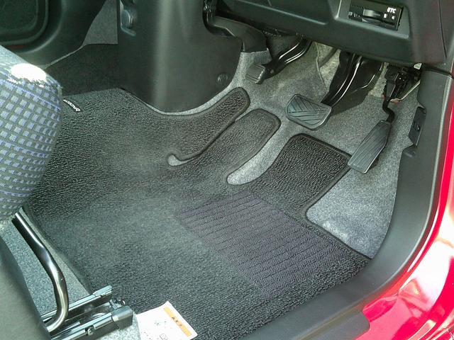 ワゴンR HYBRID FZ 展示準備中車両です。最寄りの当社の店舗へ回送が出来ます。輸送費用のご負担は発生しません。HYBRID FZ セーフティパッケージ装着車 全方位モニター付きメモリーナビ装着車 スマートキー(9枚目)