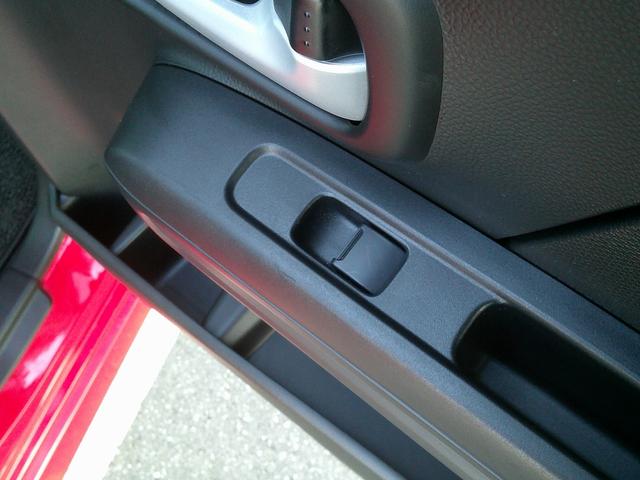 ワゴンR HYBRID FZ 展示準備中車両です。最寄りの当社の店舗へ回送が出来ます。輸送費用のご負担は発生しません。HYBRID FZ セーフティパッケージ装着車 全方位モニター付きメモリーナビ装着車 スマートキー(12枚目)