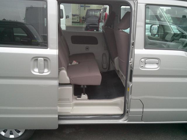 エブリイ ＪＯＩＮ　６型　展示準備中車両です。最寄りの当社の店舗へ回送が出来ます。輸送費用のご負担は発生しません。ＪＯＩＮ　当社試乗車使用　禁煙車　スマートキー　禁煙車　デュアルカメラブレーキサポート　盗難防止システム（10枚目）