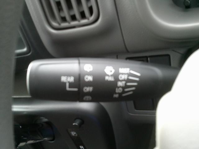 エブリイ ＪＯＩＮ　６型　展示準備中車両です。最寄りの当社の店舗へ回送が出来ます。輸送費用のご負担は発生しません。ＪＯＩＮ　当社試乗車使用　禁煙車　スマートキー　禁煙車　デュアルカメラブレーキサポート　盗難防止システム（64枚目）