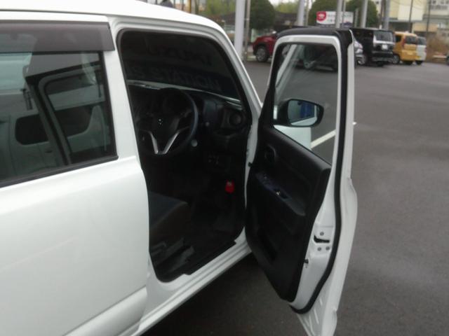 アルト Ｌ　展示準備中車両です。最寄りの当社の店舗へ回送が出来ます。輸送費用のご負担は発生しません。Ｌ　バックアイカメラ付ディスプレイオーディオ装着車　デュアルカメラブレーキサポート　キーレスエントリー（3枚目）