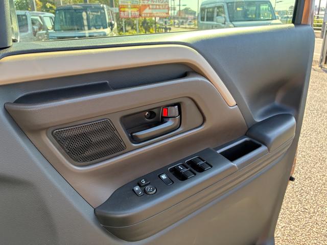 スペーシア HYBRID X ナビ 全方位カメラ 両側電動スライドドア バックカメラ オートライト Bluetooth 純正ナビ プッシュスタート シートヒーター オートエアコン スズキセーフティーサポート アイドリングストップ 横滑り防止機能 衝突安全ボディ(14枚目)