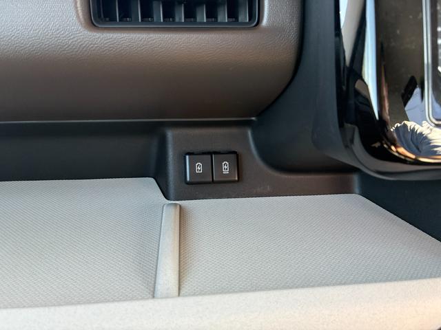 スペーシア HYBRID X ナビ 全方位カメラ 両側電動スライドドア バックカメラ オートライト Bluetooth 純正ナビ プッシュスタート シートヒーター オートエアコン スズキセーフティーサポート アイドリングストップ 横滑り防止機能 衝突安全ボディ(30枚目)