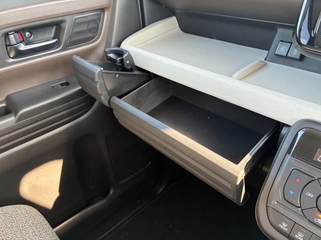 スペーシア HYBRID X ナビ 全方位カメラ 両側電動スライドドア バックカメラ オートライト Bluetooth 純正ナビ プッシュスタート シートヒーター オートエアコン スズキセーフティーサポート アイドリングストップ 横滑り防止機能 衝突安全ボディ(31枚目)