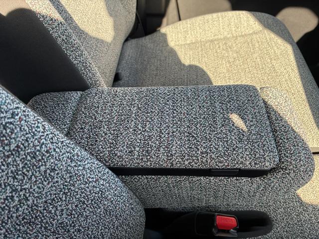 スペーシア HYBRID X ナビ 全方位カメラ 両側電動スライドドア バックカメラ オートライト Bluetooth 純正ナビ プッシュスタート シートヒーター オートエアコン スズキセーフティーサポート アイドリングストップ 横滑り防止機能 衝突安全ボディ(32枚目)