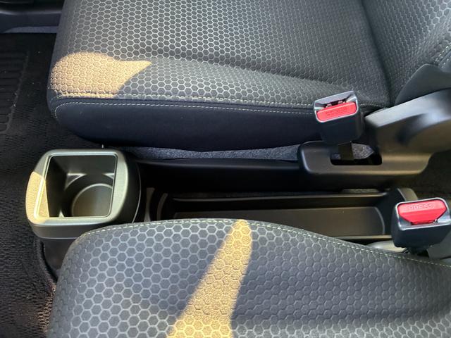 ハスラー タフワイルドターボ 3型 前後衝突被害軽減B アイドリングS オートライト プッシュスタート シートヒーター オートエアコン スズキセーフティーサポート アイドリングストップ 横滑り防止機能 衝突安全ボディ 盗難防止システム(33枚目)