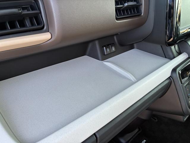 スペーシア HYBRID X 前後衝突被害軽減ブレーキ 両側PSD オートライト スライドドア プッシュスタート シートヒーター オートエアコン スズキセーフティーサポート アイドリングストップ 横滑り防止機能 衝突安全ボディ 盗難防止システム(31枚目)