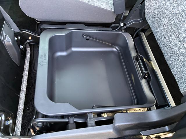 スペーシア HYBRID X 前後衝突被害軽減ブレーキ 両側PSD オートライト スライドドア プッシュスタート シートヒーター オートエアコン スズキセーフティーサポート アイドリングストップ 横滑り防止機能 衝突安全ボディ 盗難防止システム(35枚目)