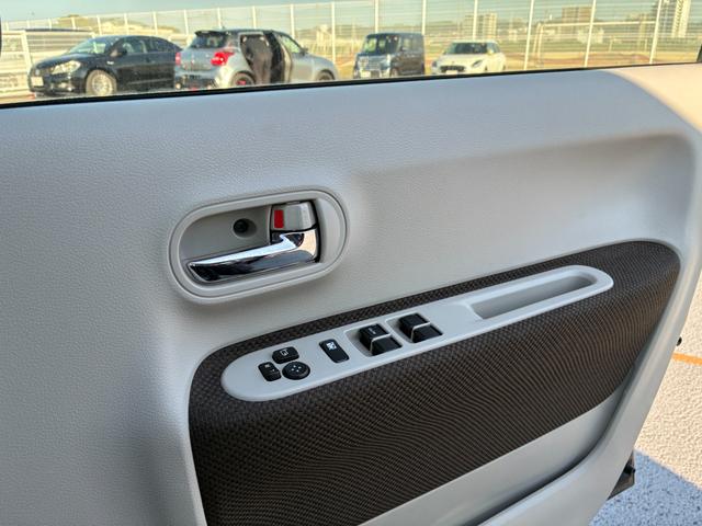 アルトラパン Ｆリミテッド　ナビ　バックカメラ　Ｂｌｕｅｔｏｏｔｈ　ＥＴＣ　バックカメラ　オートライト　Ｂｌｕｅｔｏｏｔｈ　純正ナビ　プッシュスタート　シートヒーター　オートエアコン　スズキセーフティーサポート　アイドリングストップ　横滑り防止機能　衝突安全ボディ　ドラレコ（15枚目）