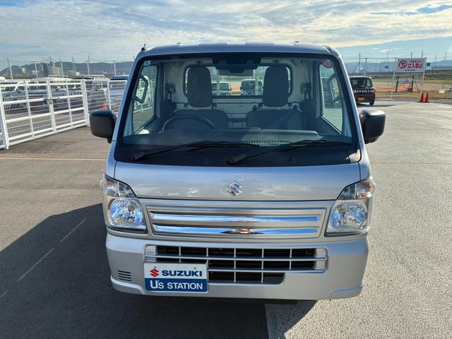 キャリイトラック ＫＣエアコン・パワステ　７型　衝突被害軽減Ｂ　アイドリングＳ　オートライト　スズキセーフティーサポート　アイドリングストップ　横滑り防止機能　衝突安全ボディ　キーレスエントリー　４ＷＤ（2枚目）