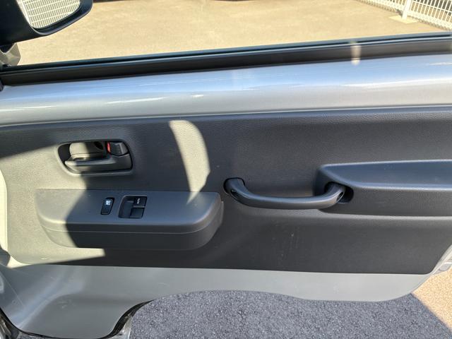 キャリイトラック ＫＣエアコン・パワステ　７型　衝突被害軽減Ｂ　アイドリングＳ　オートライト　スズキセーフティーサポート　アイドリングストップ　横滑り防止機能　衝突安全ボディ　キーレスエントリー　４ＷＤ（14枚目）