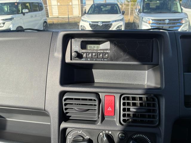 キャリイトラック ＫＣエアコン・パワステ　７型　衝突被害軽減Ｂ　アイドリングＳ　オートライト　スズキセーフティーサポート　アイドリングストップ　横滑り防止機能　衝突安全ボディ　キーレスエントリー　４ＷＤ（19枚目）