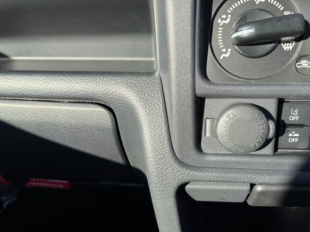 キャリイトラック ＫＣエアコン・パワステ　７型　衝突被害軽減Ｂ　アイドリングＳ　オートライト　スズキセーフティーサポート　アイドリングストップ　横滑り防止機能　衝突安全ボディ　キーレスエントリー　４ＷＤ（22枚目）