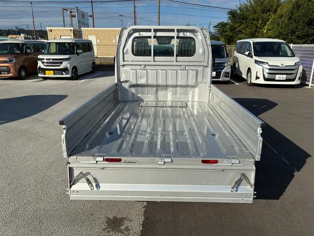 キャリイトラック ＫＣエアコン・パワステ　７型　衝突被害軽減Ｂ　アイドリングＳ　オートライト　スズキセーフティーサポート　アイドリングストップ　横滑り防止機能　衝突安全ボディ　キーレスエントリー　４ＷＤ（35枚目）