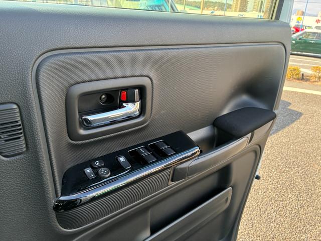 スペーシアカスタム カスタム　ＨＹＢＲＩＤ　ＸＳ　３型　純正ナビ　全方位カメラ　ドライブレコーダー　バックカメラ　オートライト　Ｂｌｕｅｔｏｏｔｈ　スライドドア　純正ナビ　プッシュスタート　シートヒーター　オートエアコン　ＥＴＣ　スズキセーフティーサポート　アイドリングストップ（18枚目）