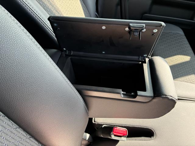 スペーシアカスタム カスタム　ＨＹＢＲＩＤ　ＸＳ　３型　純正ナビ　全方位カメラ　ドライブレコーダー　バックカメラ　オートライト　Ｂｌｕｅｔｏｏｔｈ　スライドドア　純正ナビ　プッシュスタート　シートヒーター　オートエアコン　ＥＴＣ　スズキセーフティーサポート　アイドリングストップ（37枚目）