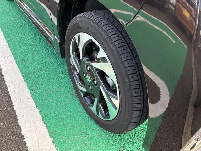 スペーシアカスタム カスタム　ＨＹＢＲＩＤ　ＸＳ　ナビ　全方位カメラ　両側ＰＳＤ　バックカメラ　オートライト　Ｂｌｕｅｔｏｏｔｈ　スライドドア　純正ナビ　プッシュスタート　シートヒーター　オートエアコン　スズキセーフティーサポート　アイドリングストップ　横滑り防止機能（12枚目）